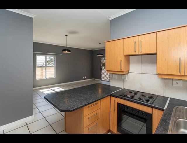 4 BEDROOM TOWNHOUSE FOR SALE IN NORMANDIE